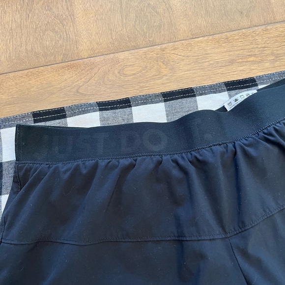 Nike Shorts - Picture 2 of 7